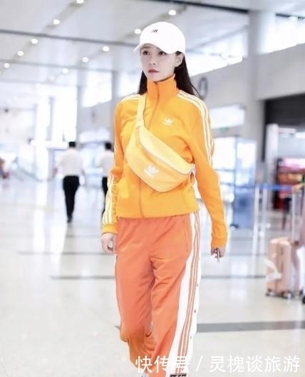 今年牛仔裤不火了,最近正受宠的“运动裤”,搭配卫衣穿巨潮!