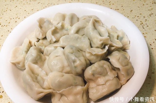 怪味|调韭菜馅,最忌放这4种调料,很多人不懂,难怪不鲜也不香