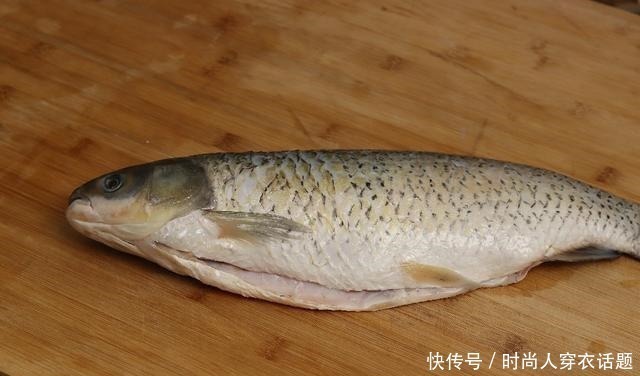 柠檬汁|给鱼去腥,只会加葱姜料酒就错了,大厨教你一招,鱼肉鲜嫩无腥味