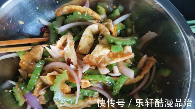 小米椒|太厉害了!苦瓜和它是绝配,简单拌一拌,清热解暑,让你安稳入秋