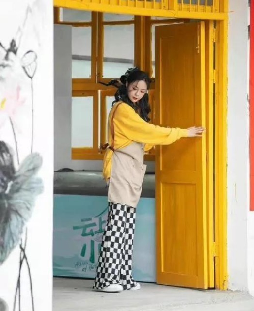 芒果台新综艺捧红另类网红,获得央媒夸赞,为行业树立新标杆