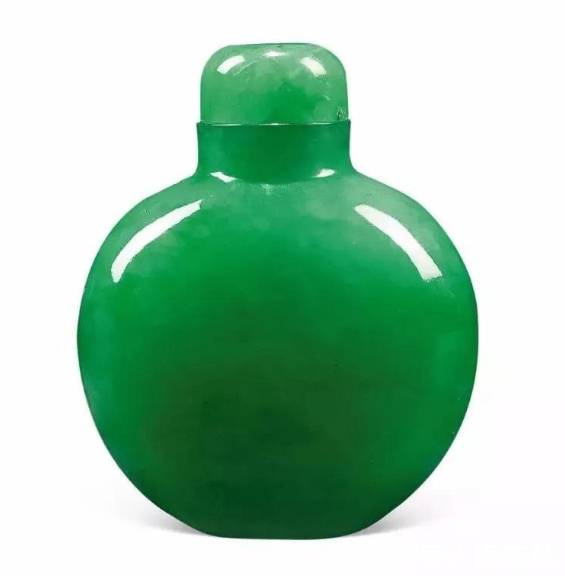 清乾隆,御制翡翠光素鼻烟壶究竟好在了哪里?