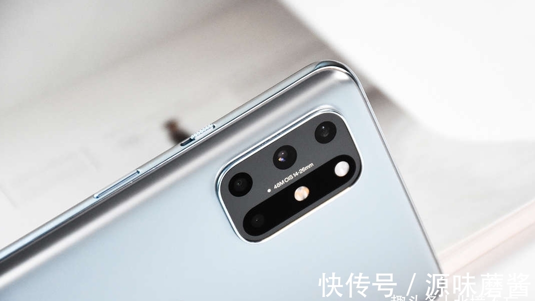 iphone12|3699降至2799，比肩苹果的直屏+顶级芯片，高素质旧旗舰加速退场