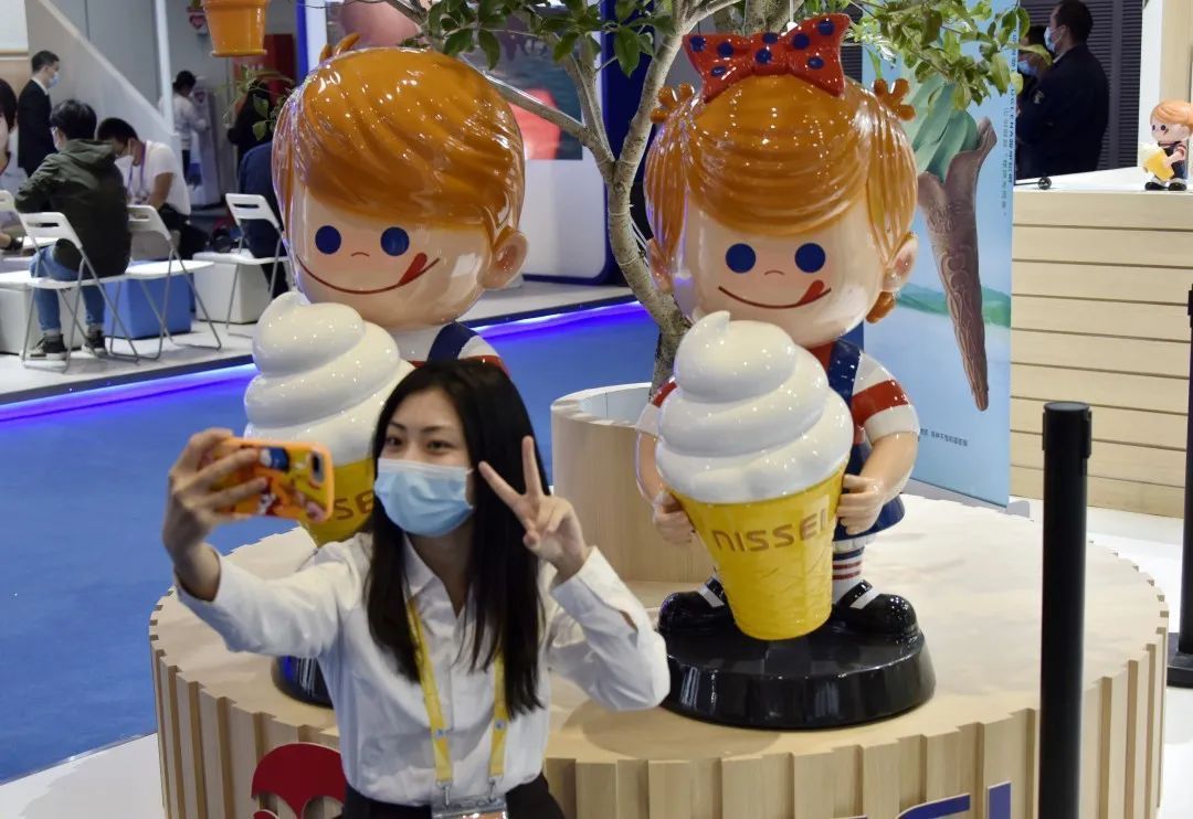 全球|全球首款！“裸藻软冰淇淋”亮相进博会
