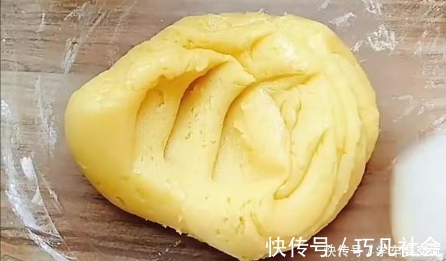 家庭版桃酥的做法分享，简单好做，油用植物油就行