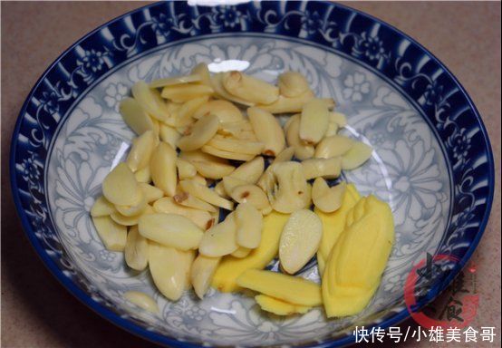 水汽|花生米加一把大蒜，比水煮简单，比油炸健康，一口下去嘎嘣脆