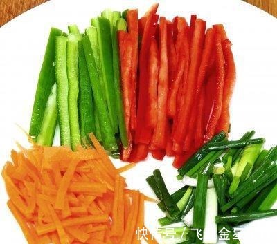 鲜香|鲜香下饭的鸡丝白玉菇,你喜欢吗!