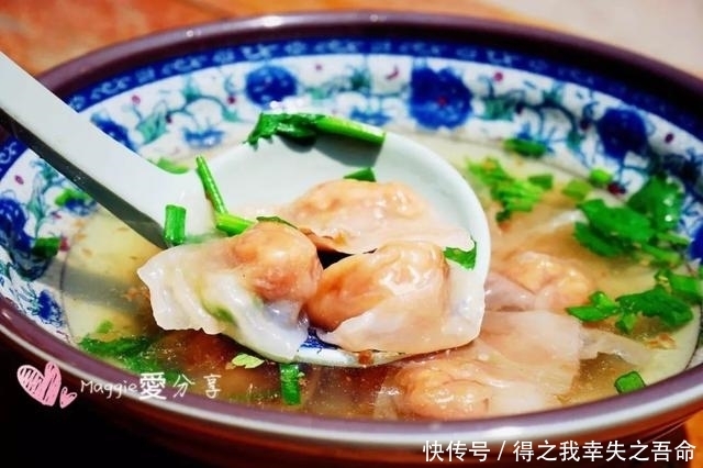 低下头,伸出手,为美食到苍南走一走