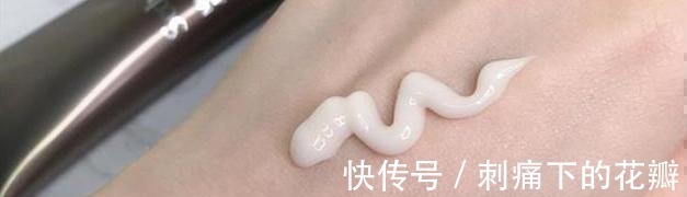 漂亮 中年女人想要越活越好看,建议在这4处多花时间,精致漂亮显年轻!