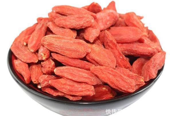 枸杞|生姜和此物是“天生一对”,睡前吃一点,肾气足,肝也“净”了