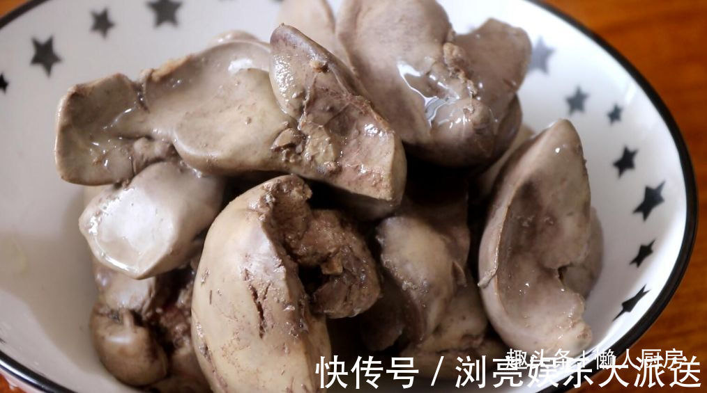 鸡肝怎么做好吃教你卤鸡肝的做法，吃着不腥，做下酒菜很不错