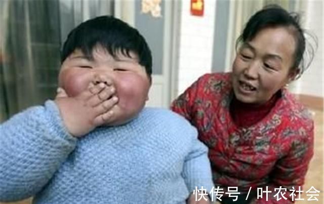 发育不良|“最成熟宝宝”火了,5个月大却有张30岁的脸,网友:一脸福相