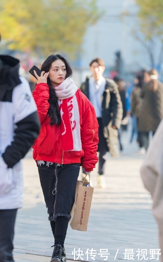城市|街拍:美到心坎里的8款冬季穿搭,时髦显瘦显气质,想低调都难!