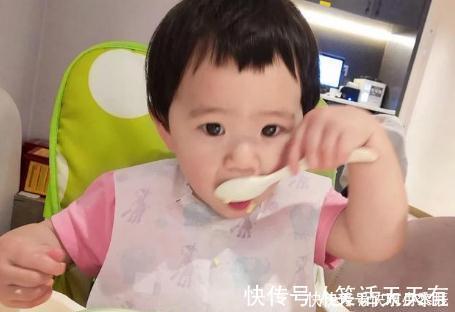白纸黑字|1岁宝宝只吃保姆做的饭,宝妈好奇偷尝一口后,偷偷打电话报警