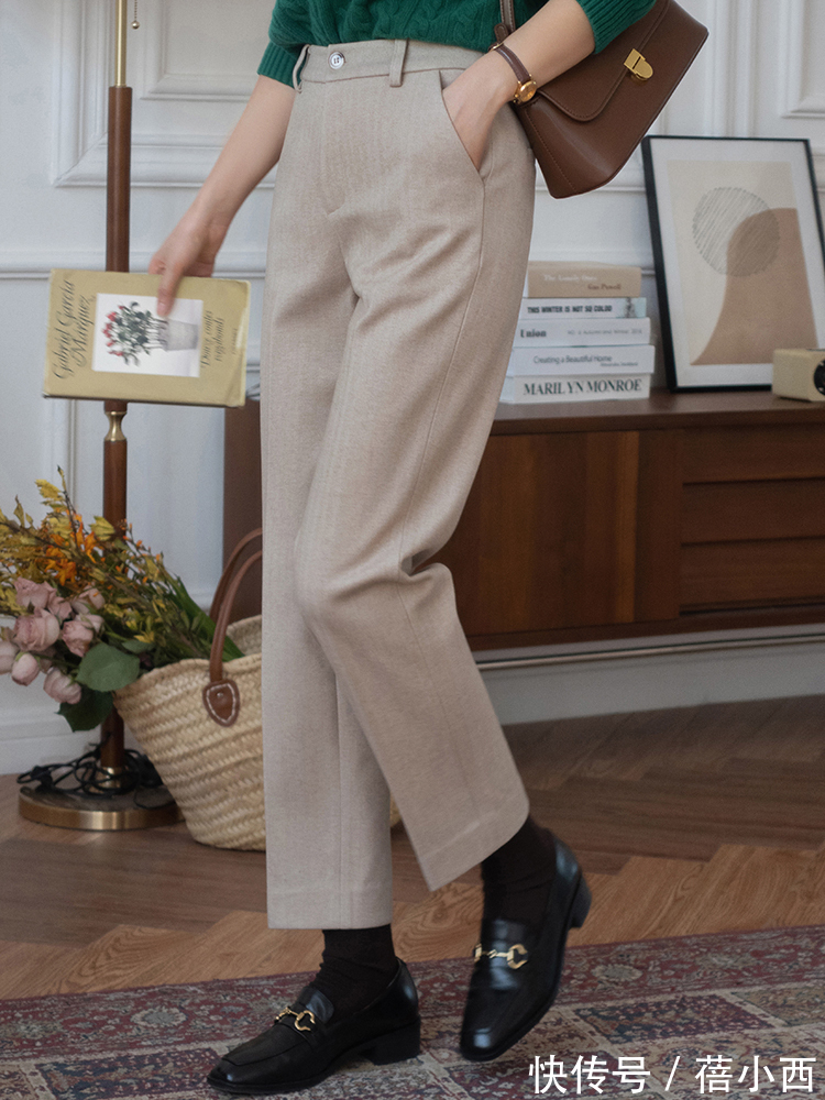 羽绒服 “直筒裤”不愧是裤子中的时髦精,搭配毛衣、羽绒服,保暖又高级