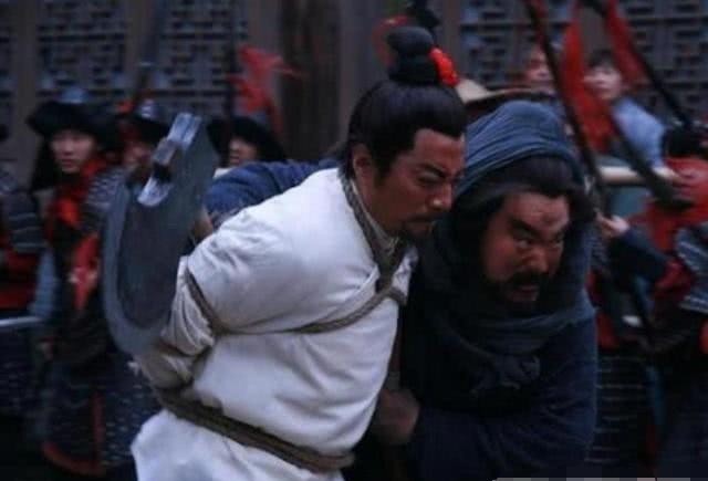 李逵|宋江死前,为何要用毒酒害死忠心耿耿的李逵?宋江:他知道的太多