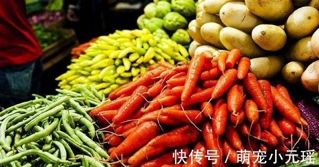 糠芯|超市的胡萝卜为什么干净还光滑？菜贩子透漏真相，早知道早受益