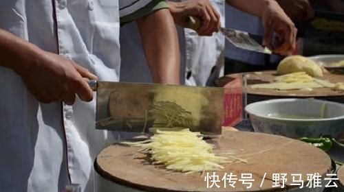 土豆丝|炒土豆丝前,别再用水冲洗了,这么做,土豆丝“响脆”还不粘锅
