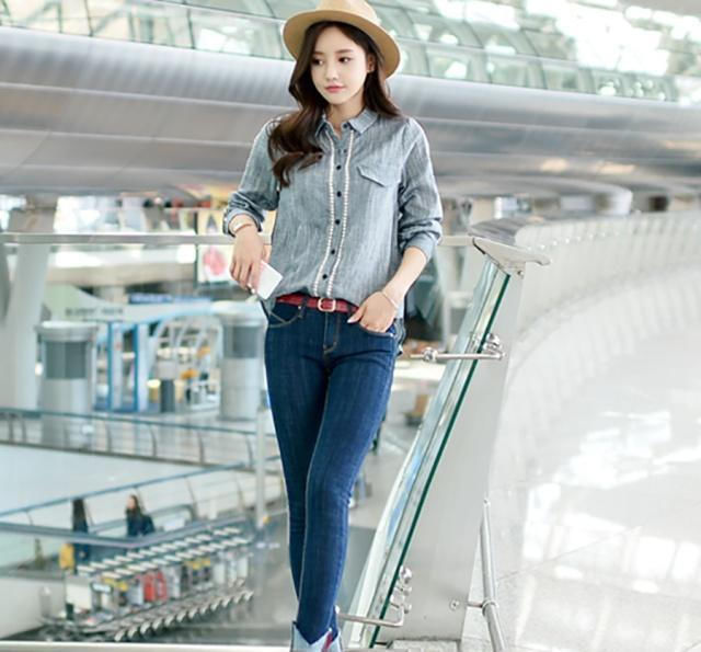 漂亮|长得漂亮,身姿妩媚的牛仔裤美女,大长腿让人羡慕!