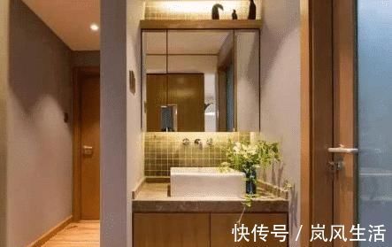 玻璃|不足4㎡卫生间怎么干湿分离学学这三种设计,方便实用更省心