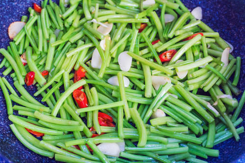 滋养|它是菜也是药,我成捆往家买,三天两头吃,视力清晰了,滋养脾胃