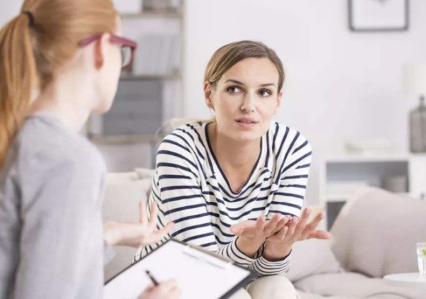 月经期间|女性身体上两个地方发白,暗示着子宫很干净健康,你是什么情况