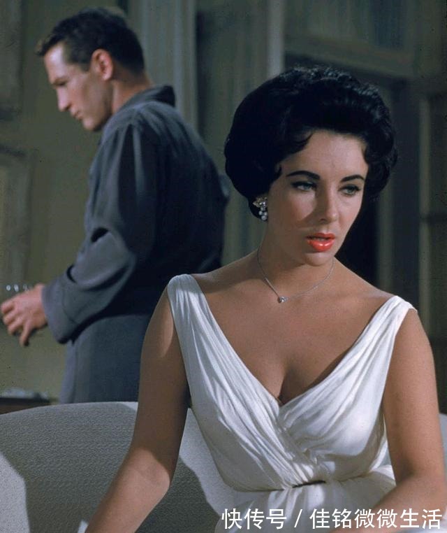 祖母绿 自带服装拍戏不算什么,泰勒拍电影自备珠宝,给剧组省了好多经费!