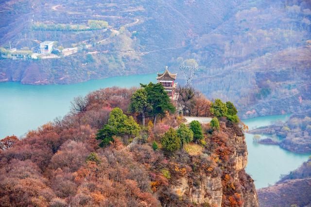 这里是中华道教第一山，有四千多年的历史，景色绝美，宛如仙境！