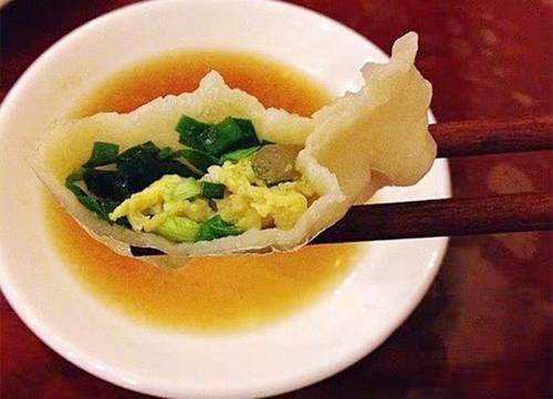饭店的韭菜饺子为啥好吃？大厨：多加这1步，韭菜翠绿不出水