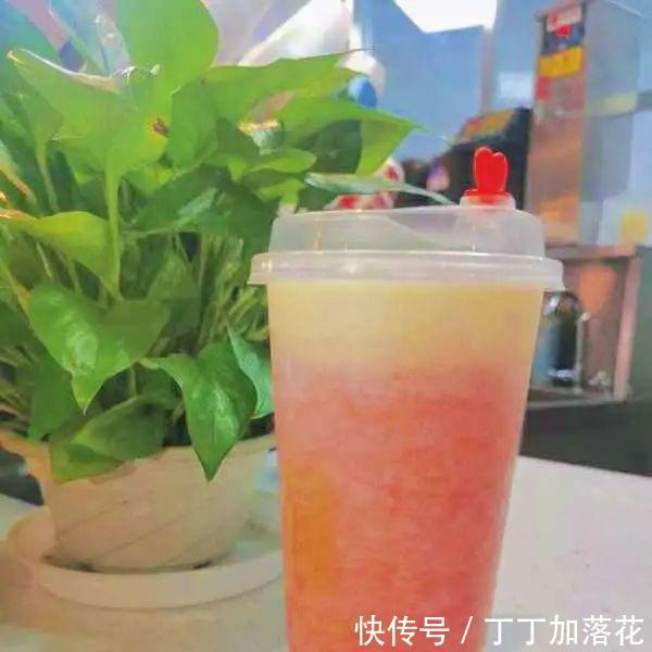 生意|秋天的第N+1杯奶茶,校园奶茶店生意都很红火