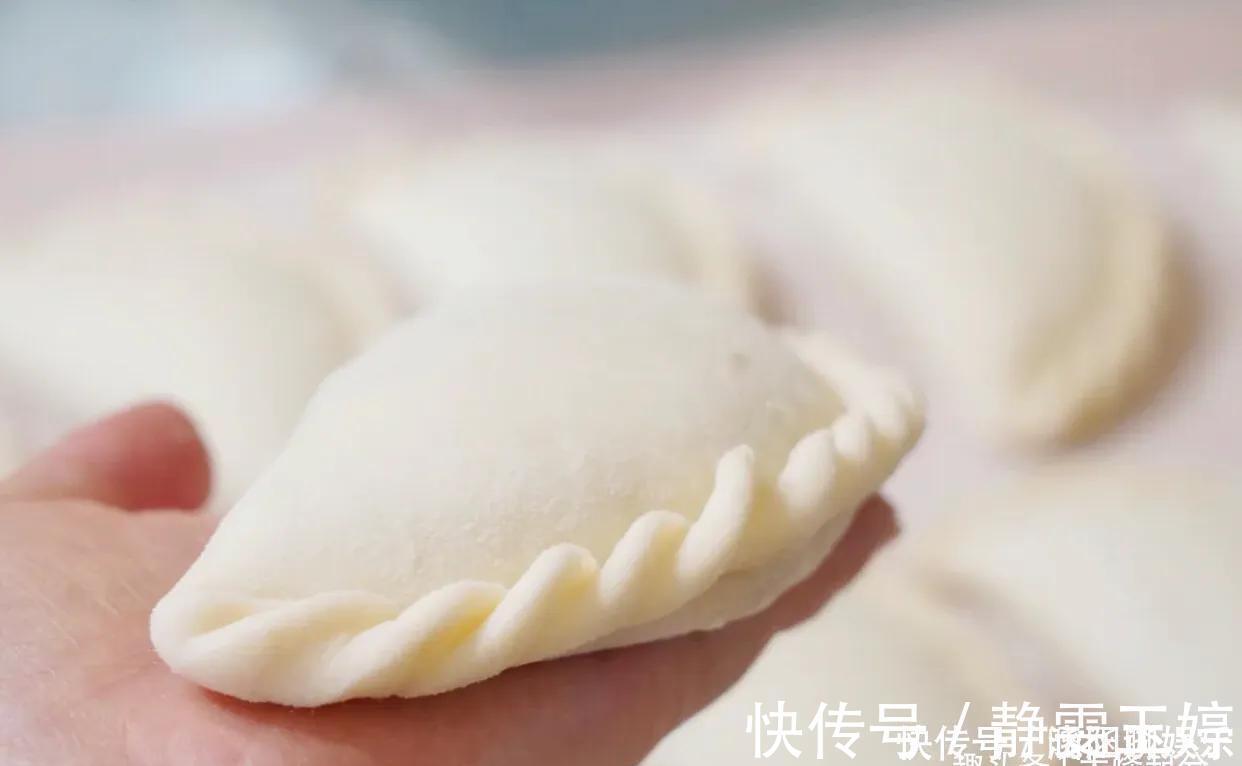 快手鲜香韭菜盒子,不发面不用饺子皮,隔几天都不硬,放凉更好吃