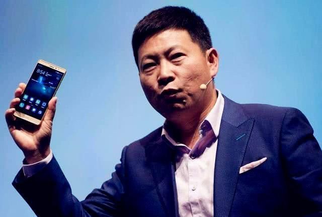 华为手机|华为Mate9喜提“新系统”,发布5年仍不卡,花粉:再战3年