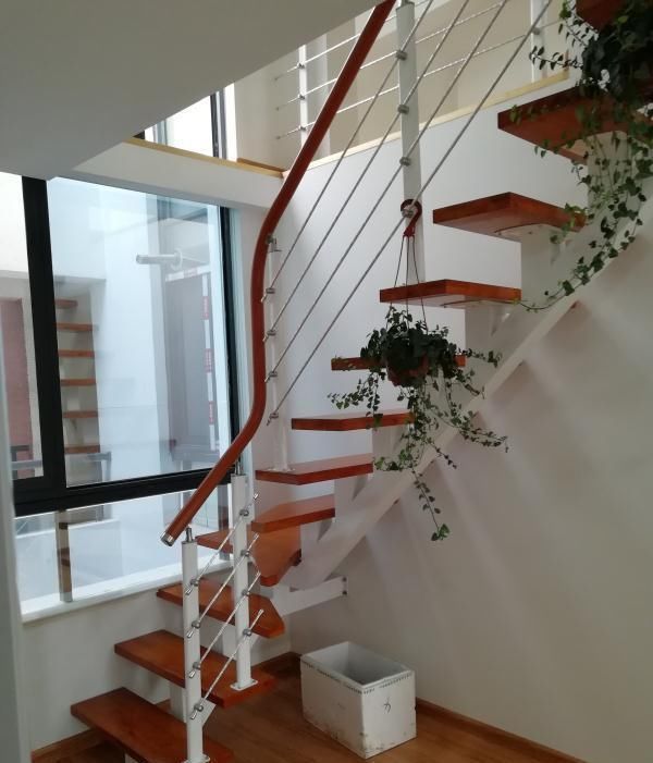 阁楼|老公坚持买顶楼,完工后还挺实用,一层变两层,尤其客厅,漂亮