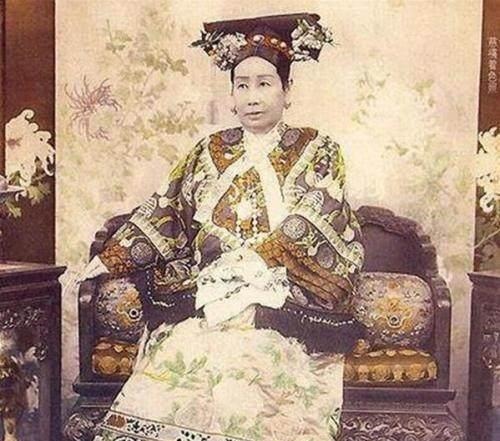 清朝有一“特殊”宝贝,只能三个人用,王爷用了照样砍头