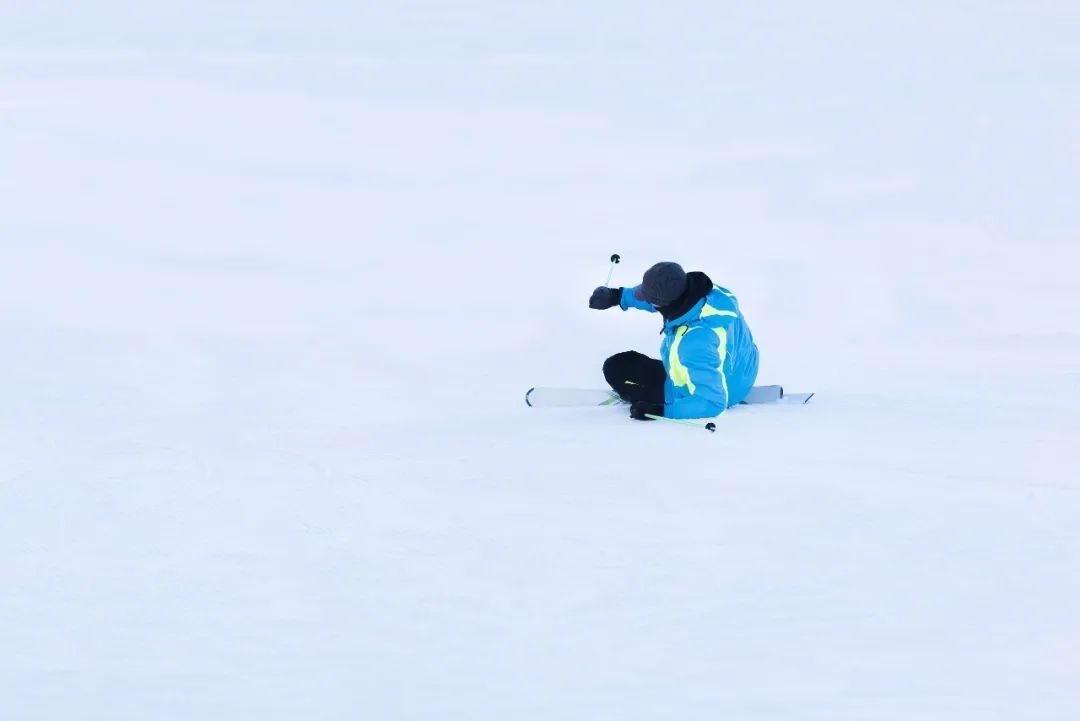 小雪|“我要像谷爱凌一样！”杭州8岁男孩连续滑雪7小时，半夜哭醒紧急送医