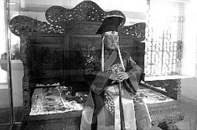 赛金花$近代2人坐过龙椅结果怎样了故宫龙椅为何一般人不敢坐