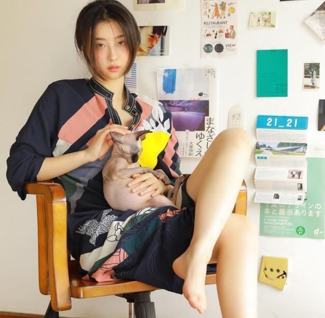 THE9成员赵小棠穿搭汇总,私服穿搭衣品吸睛,一张冷漠脸霸气十足