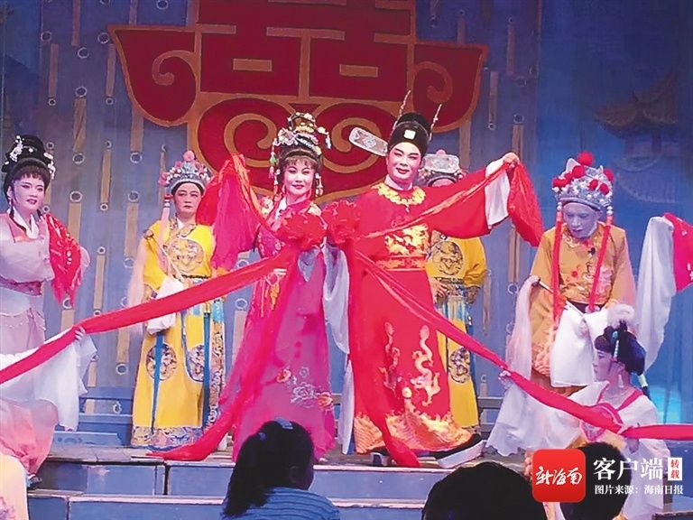 演员|澄迈一家三代出了七名琼剧演员 他们的戏台“不打烊”