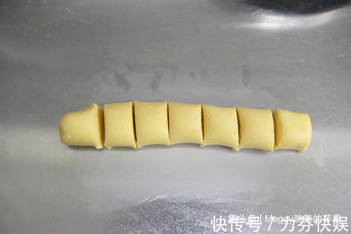 面团|用南瓜糯米做的3款小吃,还没出锅就流口水了,连老妈都没忍住