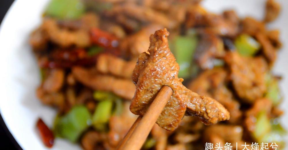 小苏打|炒瘦肉，有人放蛋清和淀粉就错了，关键一步，肉质鲜嫩爽滑