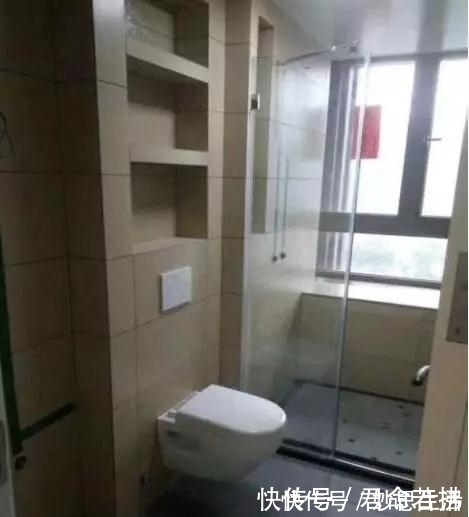 卫生间|师傅在卫生间砌半堵墙，邻居看后竟赖着不走，非要师傅去她家装