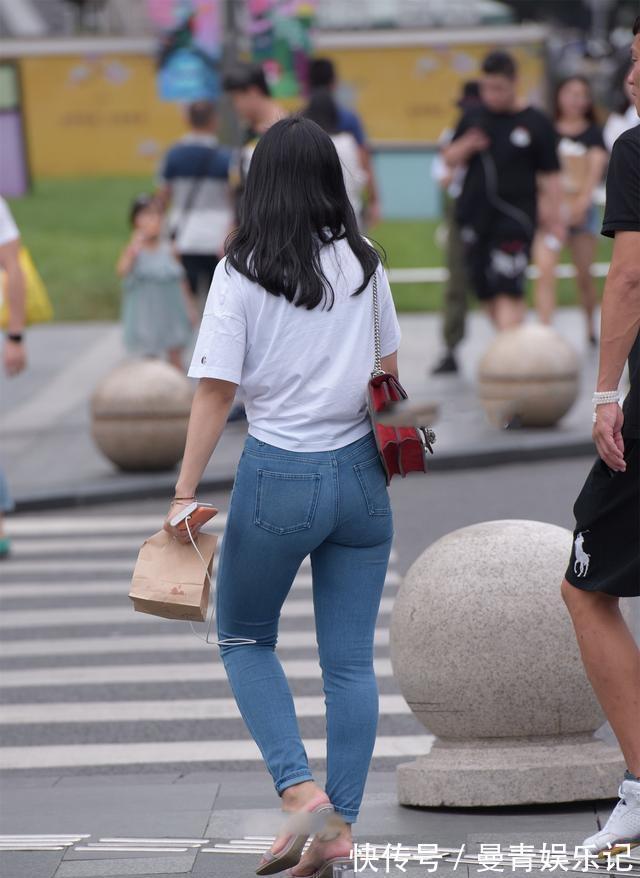 肩部|舒适自在的瑜伽裤穿搭显得有品位,穿着舒适个性,安静温柔