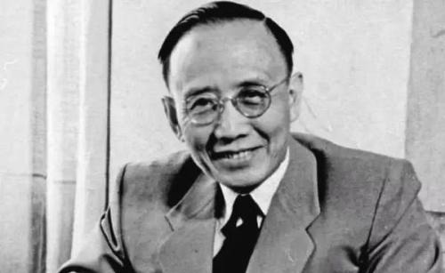 流氓@郭沫若与鲁迅之间的骂战,郭沫若说了四个字,鲁迅说了五个字