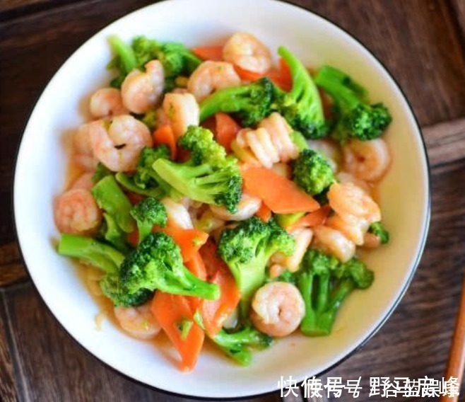 焯水|炒西兰花时不要直接焯水!多加这1步,西兰花又脆又嫩,口感好