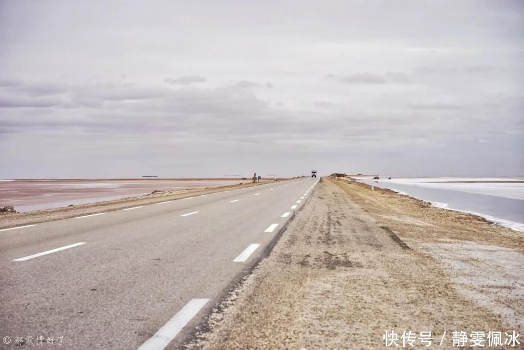 非洲也有天空之镜撒哈拉沙漠旁依傍着世界第一大沙漠盐湖