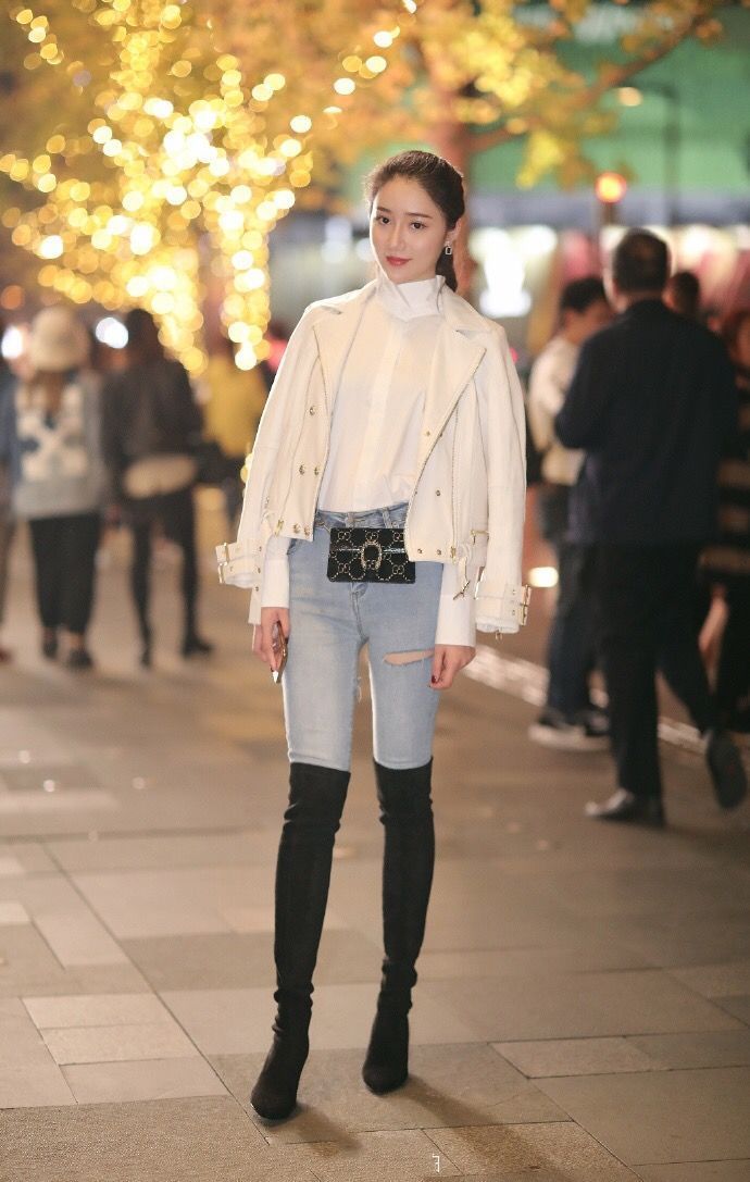 街拍：喜欢第五位小姐姐，靓丽的长相苗条的身材，气质很是迷人