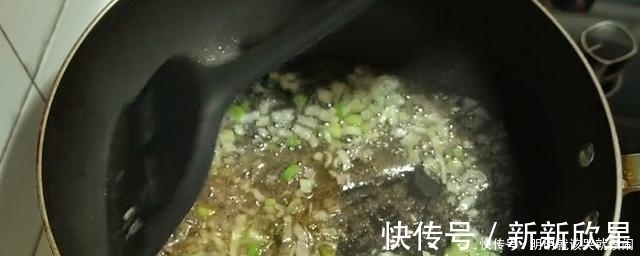 早餐|终于找到了!早餐最好吃的做法,不蒸不油炸,层层裹着馅料,真香