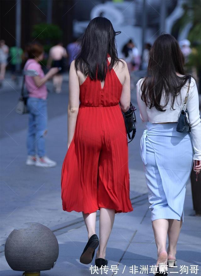 连衣裙 时髦单品连衣裙,凸显脖颈那迷人的小锁骨,可甜可咸