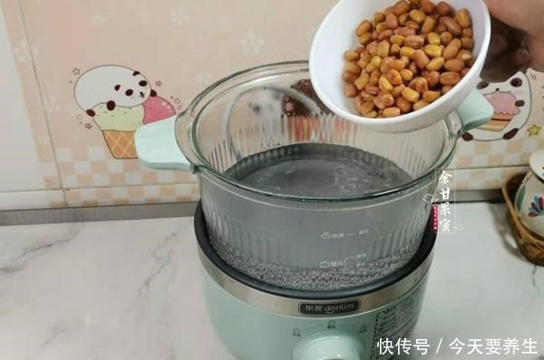 做红薯甜汤,多加两样食材,营养更丰富,一周二三次,暖手暖脚