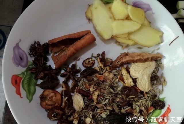 肥肠|爱吃肥肠的一定要收藏,在家简单一做,美味又好吃